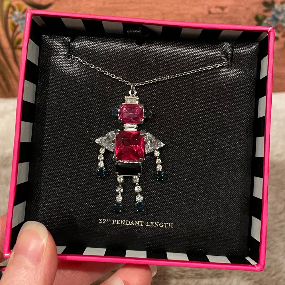Adorable Juicy Couture Robot Necklace - Picture 1 of 10
